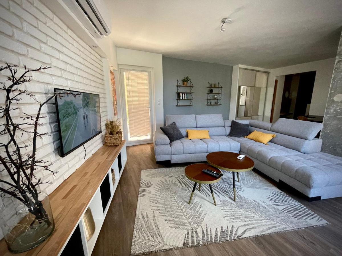 Tres Bel Appartement Central, Au Calme Avec Balneo Перпинян Екстериор снимка